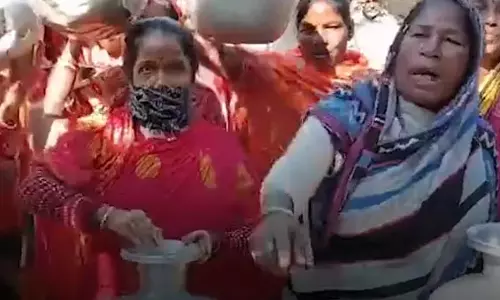 Assam: स्वच्छ पेयजल की मांग को लेकर प्रदर्शन, विभाग पर लगाया गंभीर आरोप