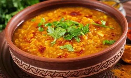 खांसी और जुकाम से जूझ रहे हों, तो बनायें ये पौष्टिक खिचड़ी