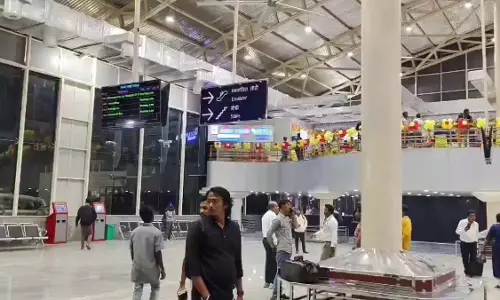 कटक रेलवे स्टेशन का एयरपोर्ट जैसा लुक नॉर्वे के पूर्व राजनयिक को भाया, VIDEO वायरल कटक रेलवे स्टेशन का एयरपोर्ट जैसा लुक नॉर्वे के पूर्व राजनयिक को भाया, VIDEO वायरल