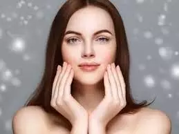 Skin Care: सर्दियों में  आपका चेहरा काला पड़ गया है तो इसे दूर करने के लिए अपनाएं ये टिप्स