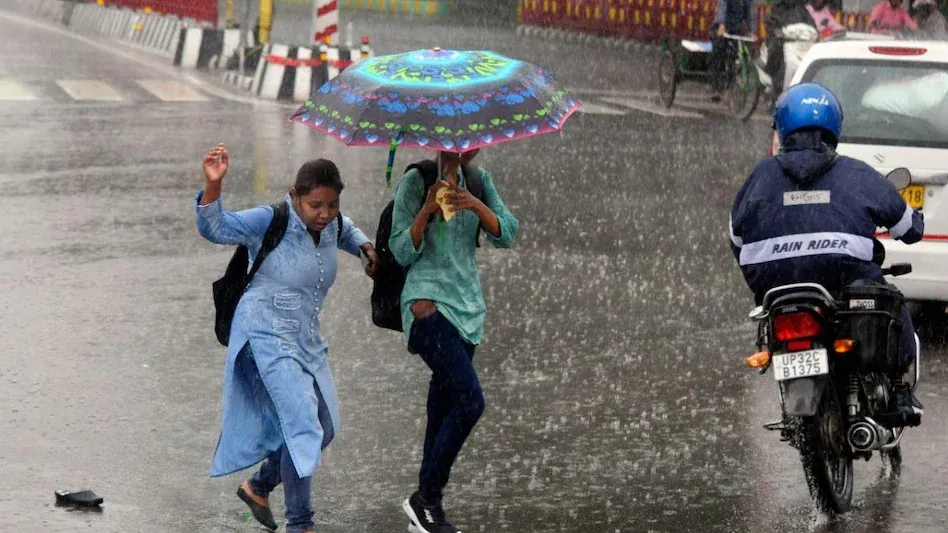 Weather : IMD ने दी बारिश की चेतावनी, स्कूलों की छुट्टियां बढ़ीं