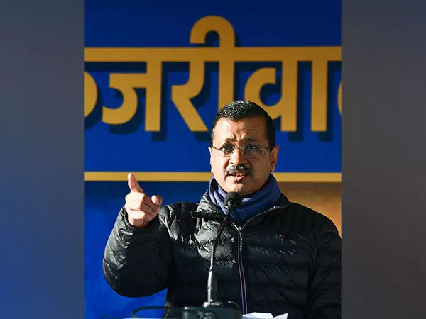 आम आदमी पार्टी ने चुनाव से पहले परवेश वर्मा और Kejriwal के मुकाबले पर कटाक्ष किया