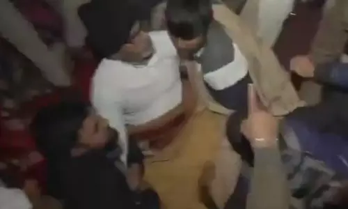 पुलिसकर्मी ने प्रशांत किशोर को जड़ा थप्पड़, वीडियो