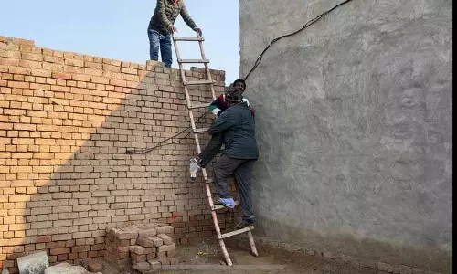 Haryana : जमीन विवाद के चलते घर में फंसा सिरसा का परिवार न्याय का इंतजार कर रहा