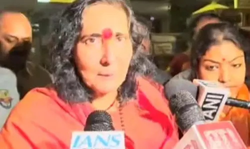 सरकार को वक्फ की सारी जमीन ले लेनी चाहिए : साध्वी ऋतंभरा