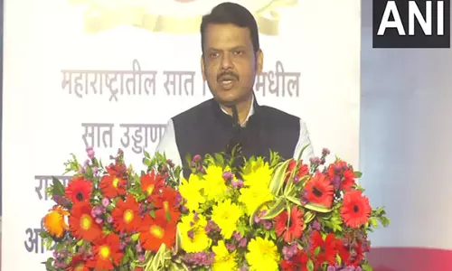 Maharashtra CM ने राज्य में 7 नए फ्लाईओवर का उद्घाटन किया