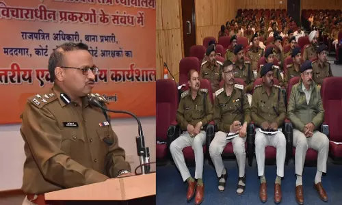 250 से अधिक थानों के जवानों को दुर्ग आईजी-एसपी ने किया संबोधित