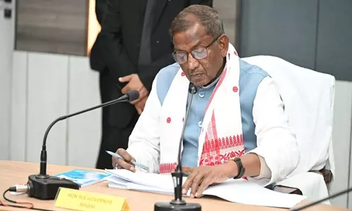 Assam राज्यपाल ने तिनसुकिया जिले में विकास योजनाओं की समीक्षा की Assam राज्यपाल ने तिनसुकिया जिले में विकास योजनाओं की समीक्षा की