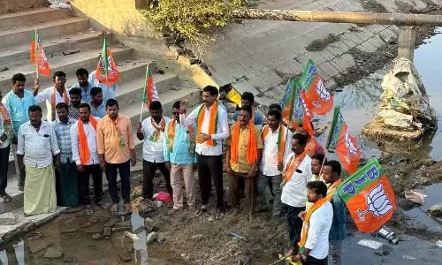 Telangana: भाजपा ने आरडीएस किसानों की फसलों को बचाने के लिए तत्काल पानी छोड़ने की मांग की Telangana: भाजपा ने आरडीएस किसानों की फसलों को बचाने के लिए तत्काल पानी छोड़ने की मांग की