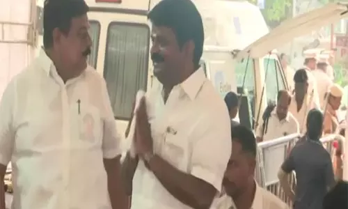 Tamil Nadu: पहले विधानसभा सत्र से पहले विधायक सचिवालय पहुंचे