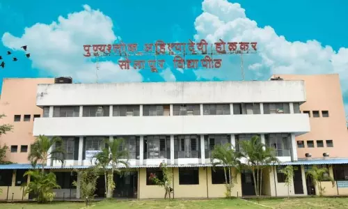 Solapur विश्वविद्यालय के खिलाड़ियों को दोषपूर्ण ब्लेजर का वितरण Solapur विश्वविद्यालय के खिलाड़ियों को दोषपूर्ण ब्लेजर का वितरण