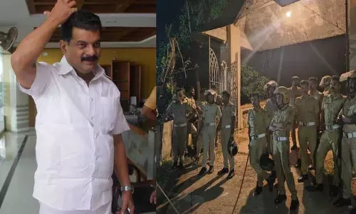 Kerala : नीलांबुर वन कार्यालय पर हमला मामले में विधायक पीवी अनवर गिरफ्तार Kerala : नीलांबुर वन कार्यालय पर हमला मामले में विधायक पीवी अनवर गिरफ्तार