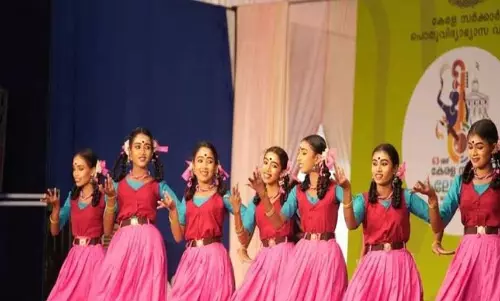 Kerala : कलोलसवम संस्कृति के रंगों को समेटना Kerala : कलोलसवम संस्कृति के रंगों को समेटना