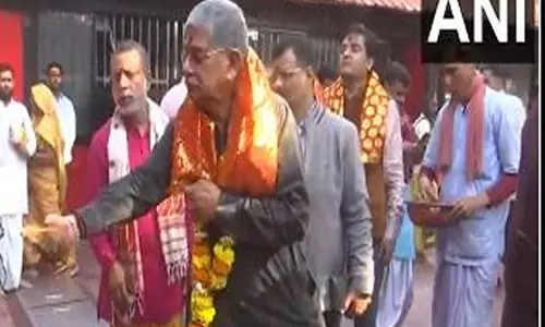 Guwahati: केंद्रीय मंत्री राजीव रंजन सिंह ने मां कामाख्या मंदिर में पूजा-अर्चना की