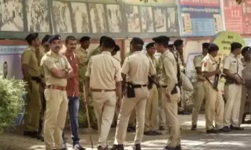 Sambalpur में भाजपा नेताओं की मौत, ट्रक चालक ने जानबूझकर कार को टक्कर मारी Sambalpur में भाजपा नेताओं की मौत, ट्रक चालक ने जानबूझकर कार को टक्कर मारी