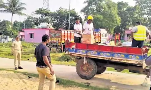 Odisha के पटाखा व्यापारी के दूसरे घर से भारी मात्रा में विस्फोटक बरामद Odisha के पटाखा व्यापारी के दूसरे घर से भारी मात्रा में विस्फोटक बरामद