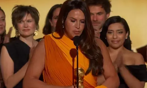Golden Globes 2025: एमिलिया पेरेज़ ने सर्वश्रेष्ठ संगीतमय फ़िल्म और अन्य बड़ी जीत के साथ रात का समापन किया Golden Globes 2025: एमिलिया पेरेज़ ने सर्वश्रेष्ठ संगीतमय फ़िल्म और अन्य बड़ी जीत के साथ रात का समापन किया