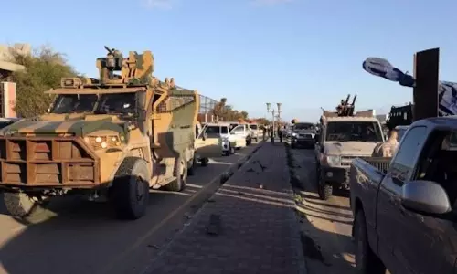 Libya ने ट्यूनीशिया के साथ सीमा क्षेत्रों की सुरक्षा के लिए गहन रेगिस्तानी गश्ती दल तैनात किया Libya ने ट्यूनीशिया के साथ सीमा क्षेत्रों की सुरक्षा के लिए गहन रेगिस्तानी गश्ती दल तैनात किया