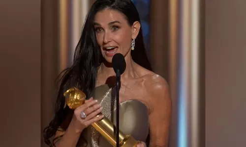 Demi Moore ने गोल्डन ग्लोब पुरस्कार स्वीकार करते हुए दमदार भाषण दिया