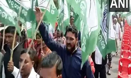 Odisha: बीजद ने राज्य सरकार के खिलाफ भुवनेश्वर में विशाल विरोध प्रदर्शन किया