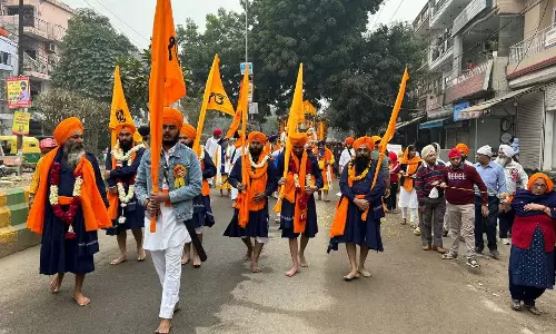 NCR Ghaziabad: प्रकाश पर्व पर शहर में जगह जगह नगर कीर्तन निकाला गया