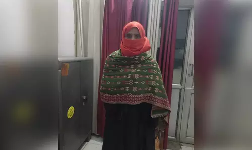 पुलिस ने महिला पत्थरबाज को किया गिरफ्तार, वीडियो हुआ था वायरल