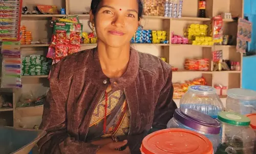 बनी लखपति महिला, मुद्रा लोन लेकर बढ़ाया अपना किराना का व्यवसाय बनी लखपति महिला, मुद्रा लोन लेकर बढ़ाया अपना किराना का व्यवसाय