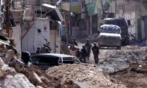 Israel ने वेस्ट बैंक में ऑपरेशन के लिए एम्बुलेंस का इस्तेमाल किया Israel ने वेस्ट बैंक में ऑपरेशन के लिए एम्बुलेंस का इस्तेमाल किया