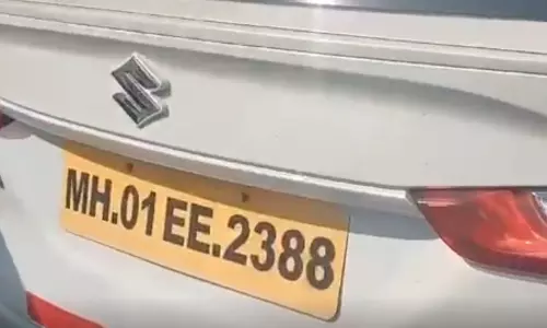 एक जैसे नंबर प्लेट वाली दो कारें देखी गईं...असली वाले ने की शिकायत, FIR दर्ज