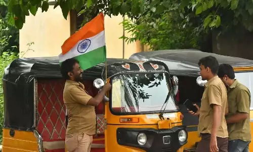 Karnataka: बस टिकट वृद्धि के बाद ऑटो चालकों ने भी किराया बढ़ाने की मांग की Karnataka: बस टिकट वृद्धि के बाद ऑटो चालकों ने भी किराया बढ़ाने की मांग की