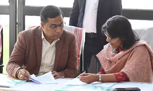 Assam : खरगुली घटना की जवाबदेही पर असम के मंत्री जयंत मल्लबारुआ Assam : खरगुली घटना की जवाबदेही पर असम के मंत्री जयंत मल्लबारुआ