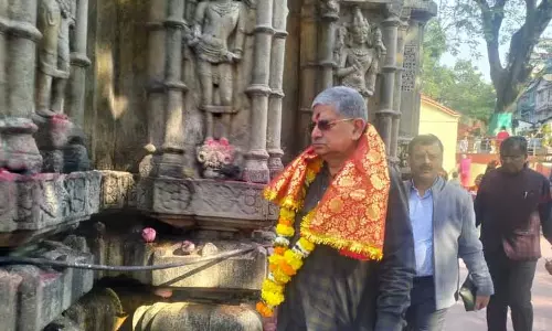 Assam : केंद्रीय मंत्री राजीव रंजन सिंह ने मां कामाख्या मंदिर में पूजा की Assam : केंद्रीय मंत्री राजीव रंजन सिंह ने मां कामाख्या मंदिर में पूजा की