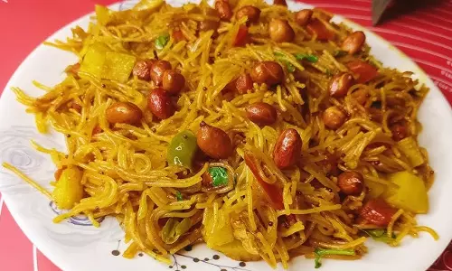 Namkeen Seviyan ब्रेकफास्ट में तड़का लगा देगा यह लजीज डिश