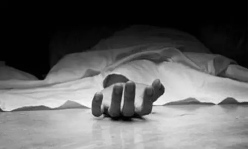 Srinagar में दम घुटने से एक ही परिवार के पांच लोगों की मौत Srinagar में दम घुटने से एक ही परिवार के पांच लोगों की मौत