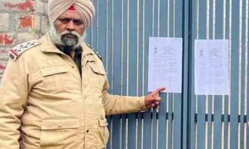 Ludhiana: पोस्ता भूसी तस्करी में शामिल ड्रग तस्कर की संपत्ति जब्त Ludhiana: पोस्ता भूसी तस्करी में शामिल ड्रग तस्कर की संपत्ति जब्त