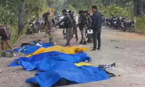 राज्यपाल डेका और रमन सिंह ने बीजापुर जिले में हुए नक्सली घटना की कड़ी निंदा की राज्यपाल डेका और रमन सिंह ने बीजापुर जिले में हुए नक्सली घटना की कड़ी निंदा की