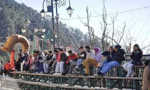 Himachal: मौसम विभाग ने आज हल्की से मध्यम बारिश और बर्फबारी का अनुमान जताया