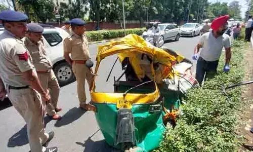 Chandigarh: पिछले वर्ष घातक दुर्घटनाओं में 22% की वृद्धि, पैदल यात्री सर्वाधिक असुरक्षित Chandigarh: पिछले वर्ष घातक दुर्घटनाओं में 22% की वृद्धि, पैदल यात्री सर्वाधिक असुरक्षित