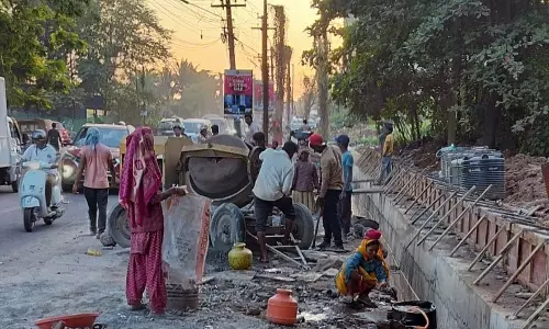 Mapusa सड़क चौड़ीकरण का काम आखिरकार 8 करोड़ रुपये के निवेश से शुरू हुआ Mapusa सड़क चौड़ीकरण का काम आखिरकार 8 करोड़ रुपये के निवेश से शुरू हुआ