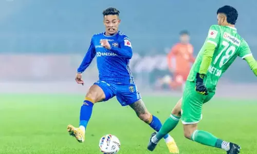 नौ सदस्यीय केरला ब्लास्टर्स FC जीत की राह पर लौटी, पंजाब FC को 1-0 से हराया नौ सदस्यीय केरला ब्लास्टर्स FC जीत की राह पर लौटी, पंजाब FC को 1-0 से हराया