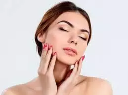 Skin Care: सर्दियों में आपका चेहरा नहीं होगा रूखा, इस फेस पैक को लगाने से मिलेगी मुलायम त्वचा