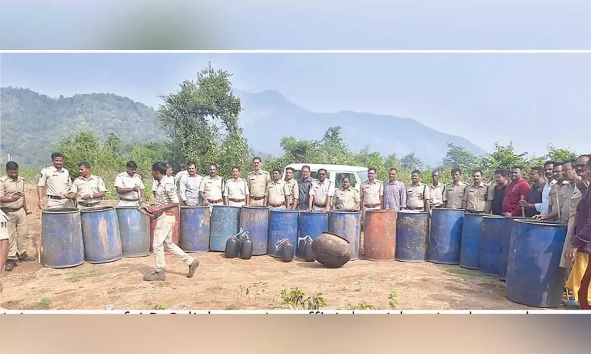 Andhra-ओडिशा की संयुक्त टीमों ने शराब के ठिकानों पर छापेमारी की