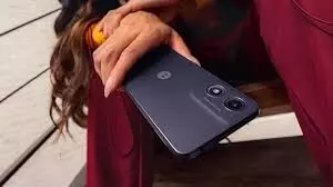 Motorola ने पेश किया दमदार स्मार्टफोन, कम कीमत में मिलेंगे प्रीमियम फीचर्स