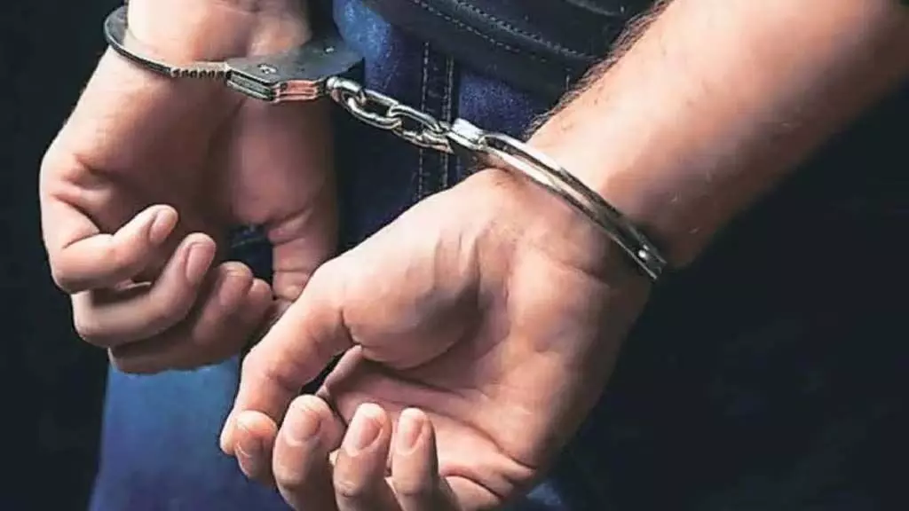 Bibwewadi में युवक को चाकू मारा: पुलिस ने दो को गिरफ्तार कर लिया