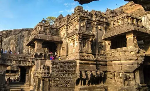 Ellora गुफाओं सहित एएसआई स्मारकों पर पर्यटकों की संख्या नगण्य