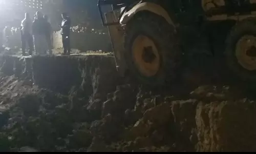 UP News:  निर्माणाधीन मकान की दीवार गिरने से एक बच्चे की मौत