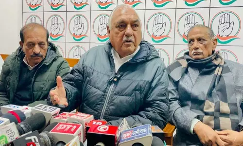 Haryana: हुड्डा ने लोहारू आत्महत्या मामले की सीबीआई जांच की मांग की Haryana: हुड्डा ने लोहारू आत्महत्या मामले की सीबीआई जांच की मांग की