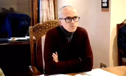 कश्मीर में बर्फबारी के बाद बहाली का काम जारी: CM Omar कश्मीर में बर्फबारी के बाद बहाली का काम जारी: CM Omar