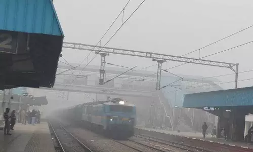 Haryana : कोहरे के कारण रेल यातायात प्रभावित