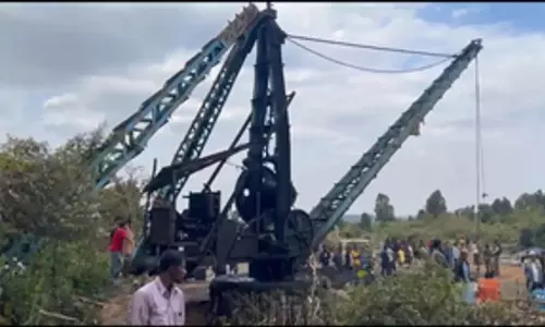 कोयला खदान में फंसे मजदूर, बचाने के लिए भारतीय सेना ने टास्क फोर्स का गठन किया कोयला खदान में फंसे मजदूर, बचाने के लिए भारतीय सेना ने टास्क फोर्स का गठन किया